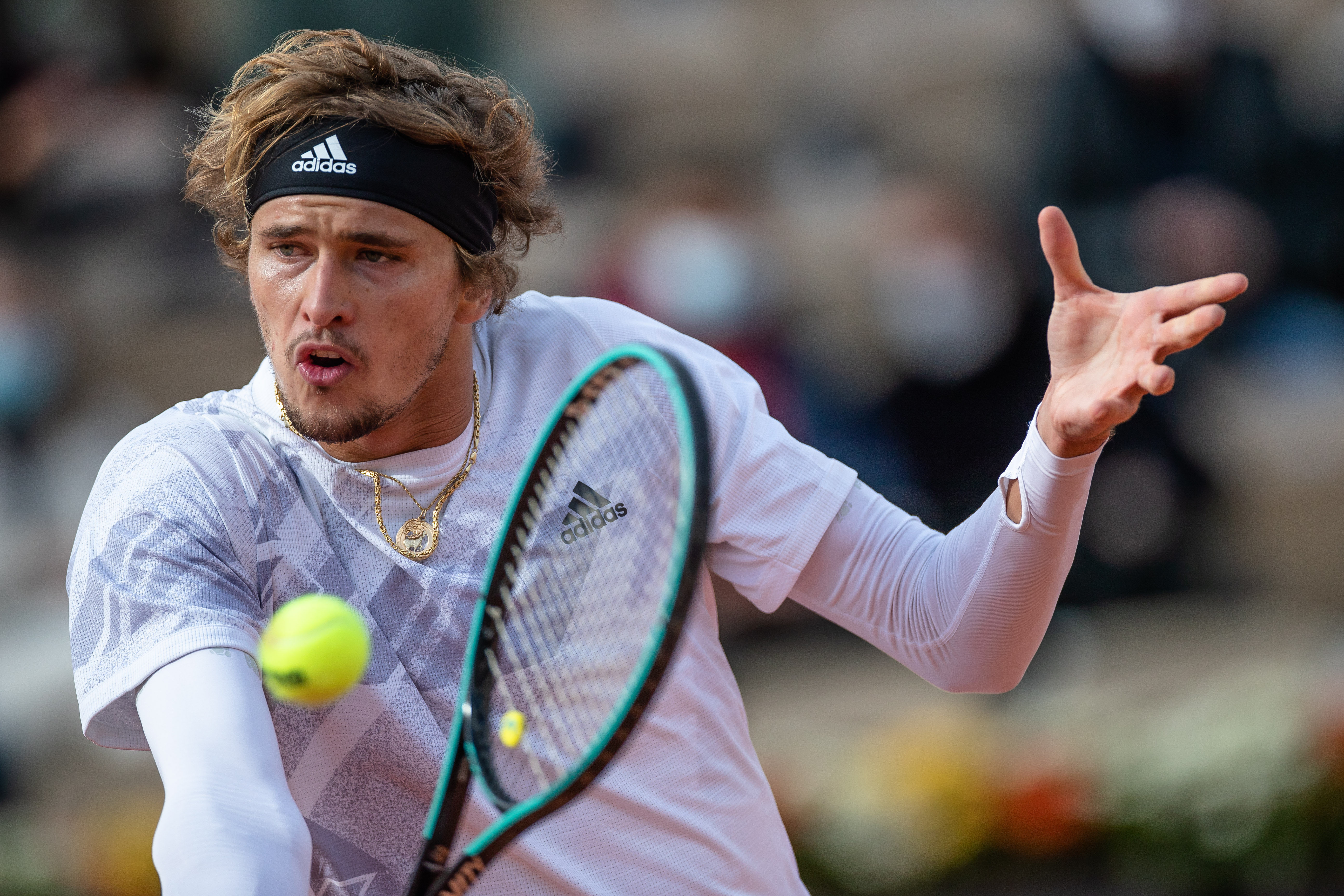 战术上有更 战术上有更